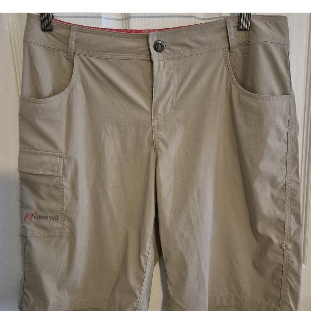 Cloudveil Women's Size M Tan Khaki Roll-Tab Hiking Shorts Utility Cargo Pockets